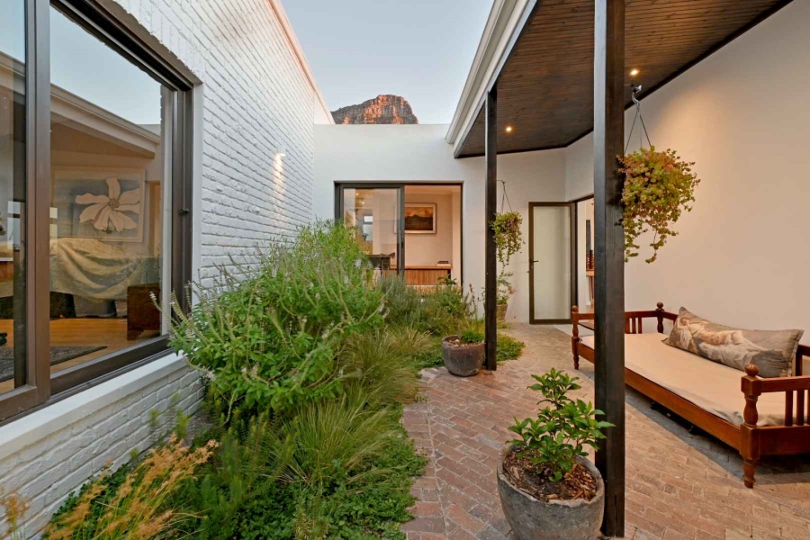 4 Bedroom Property for Sale in Camps Bay Western Cape